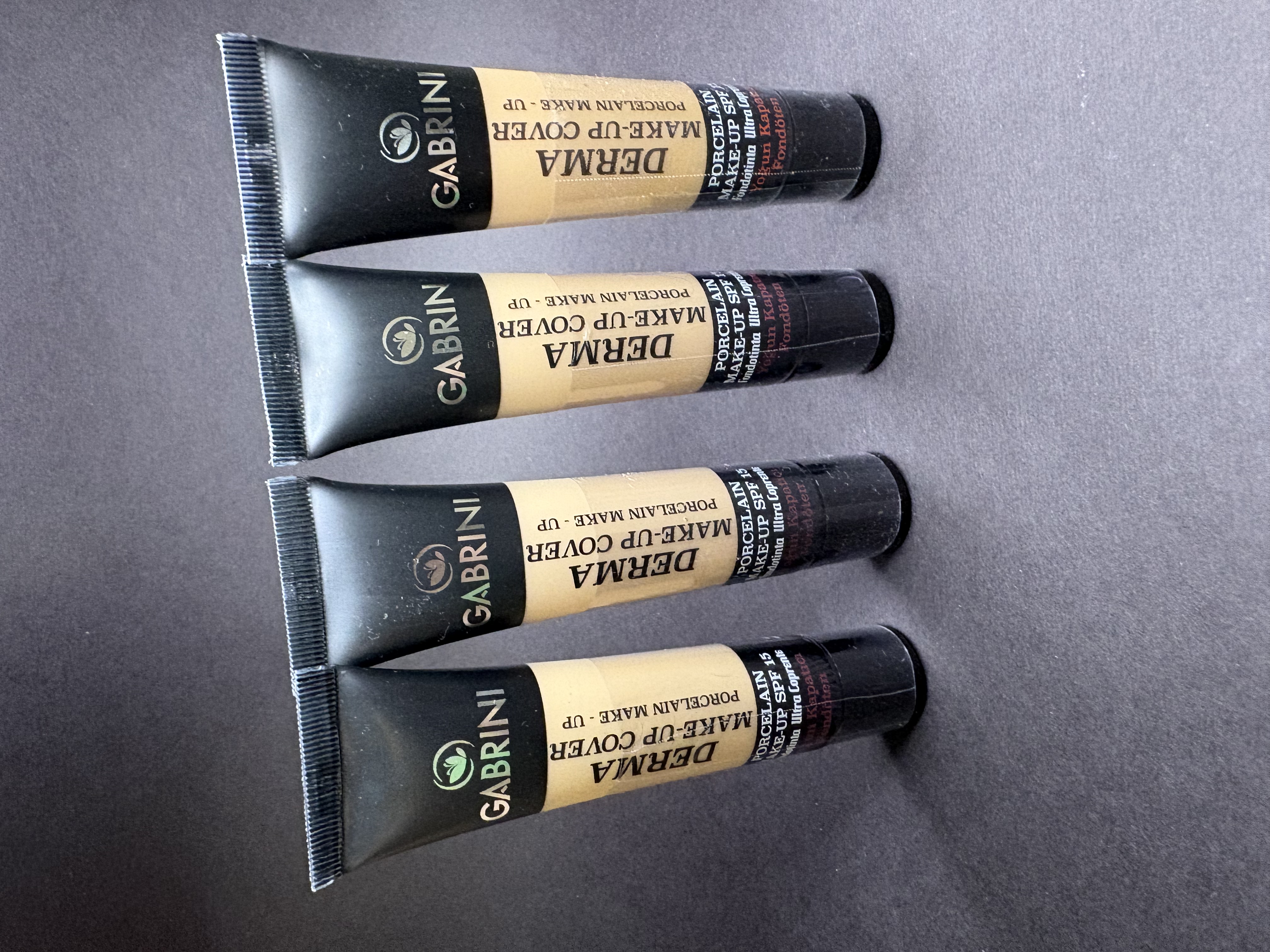 کرم‌پودر derma